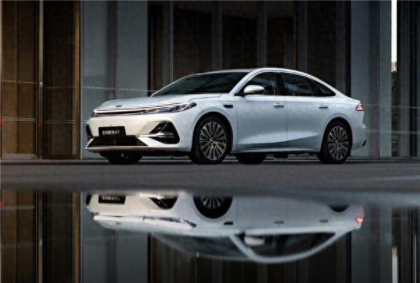 天弘配资 8.18万起 吉利再造爆款! 全新银河A7上市2月交付破30000辆